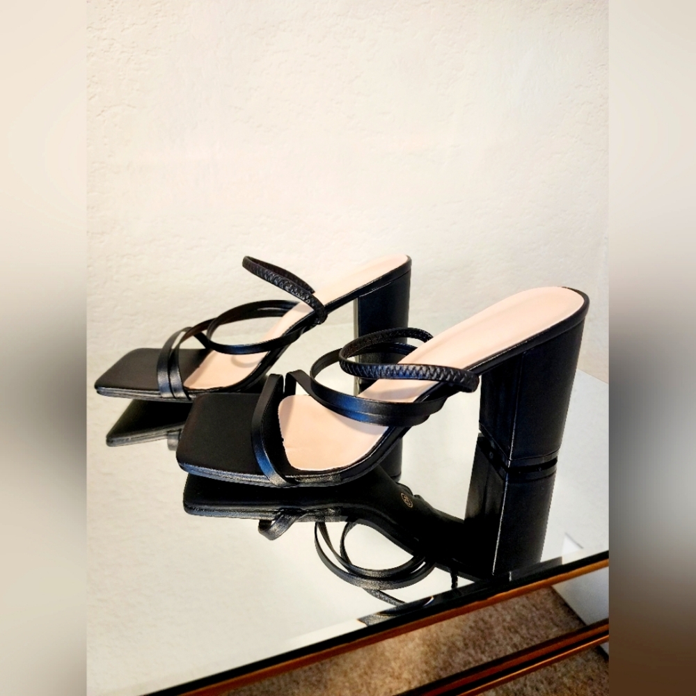 Square Toe Chunky Heel 🖤